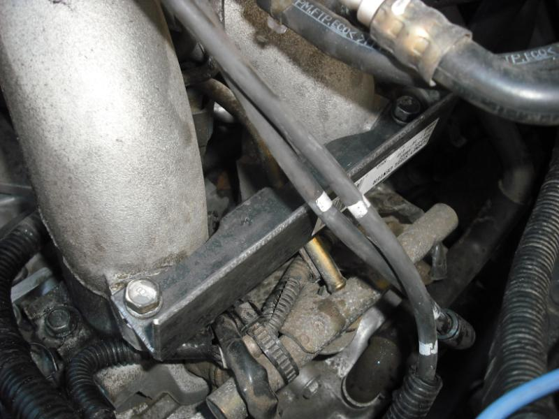 Illustration for article titled Garage Mechanic Ghetto-Rigs Subaru Impreza With Eaton Supercharger